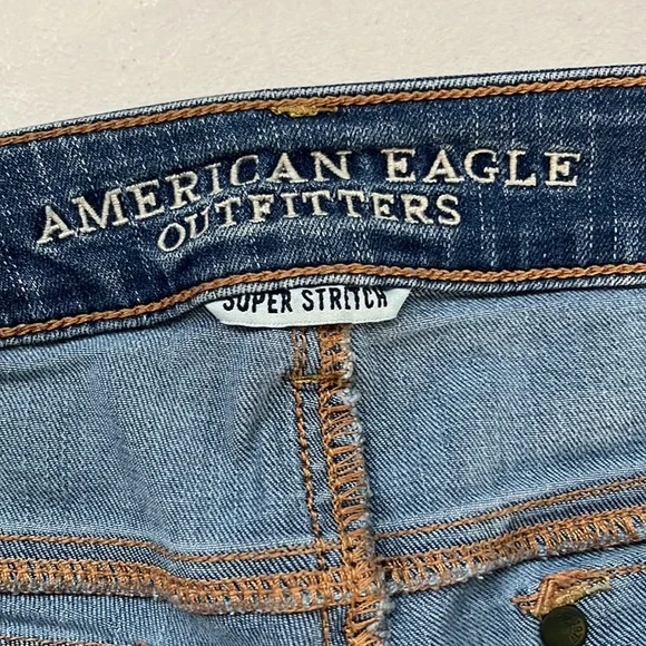 AEO Super Stretch Midi Denim Shorts - Women’s Size 10 - Picture 5 of 7